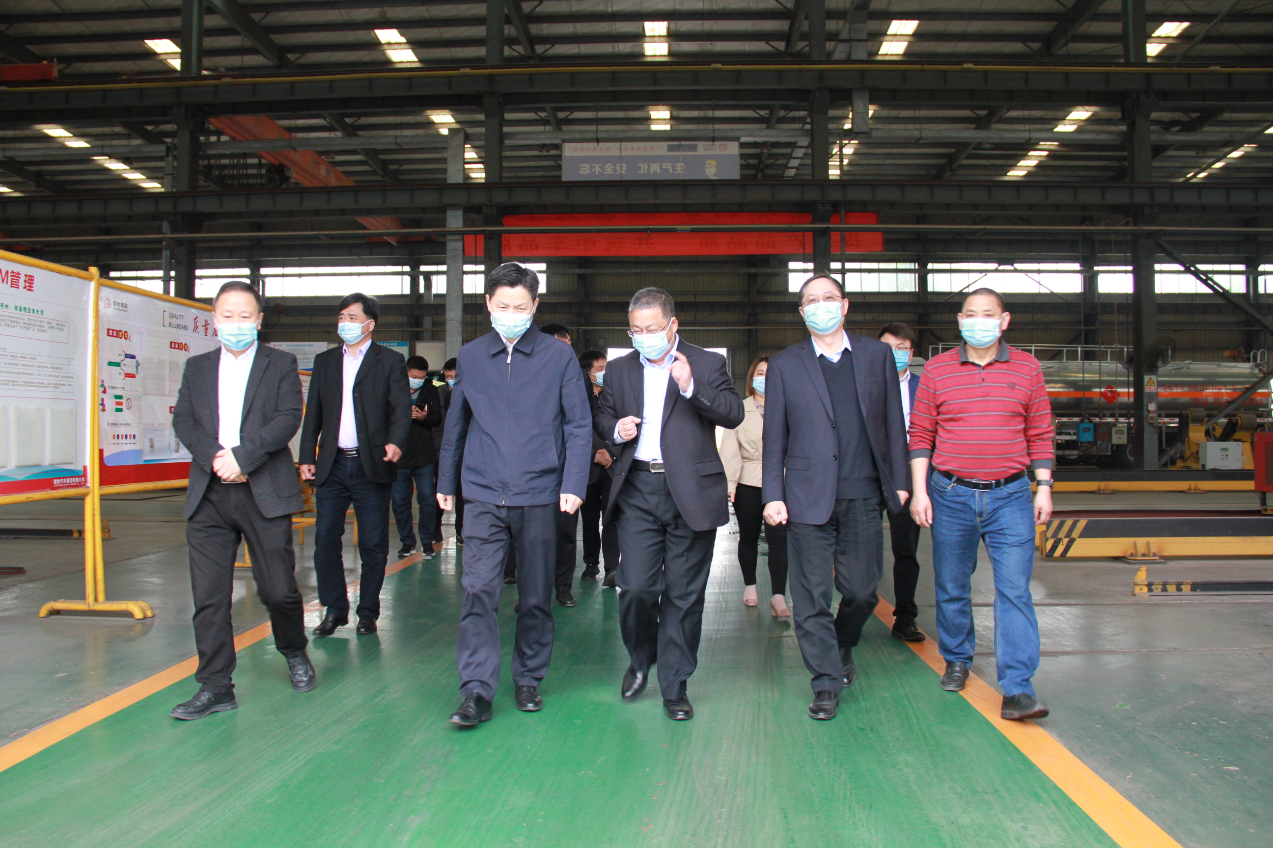 防疫情，促生產(chǎn)，市委常委副市長(zhǎng)甘國(guó)棟一行蒞臨楚勝調(diào)研